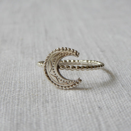 Ring | The crescent moon